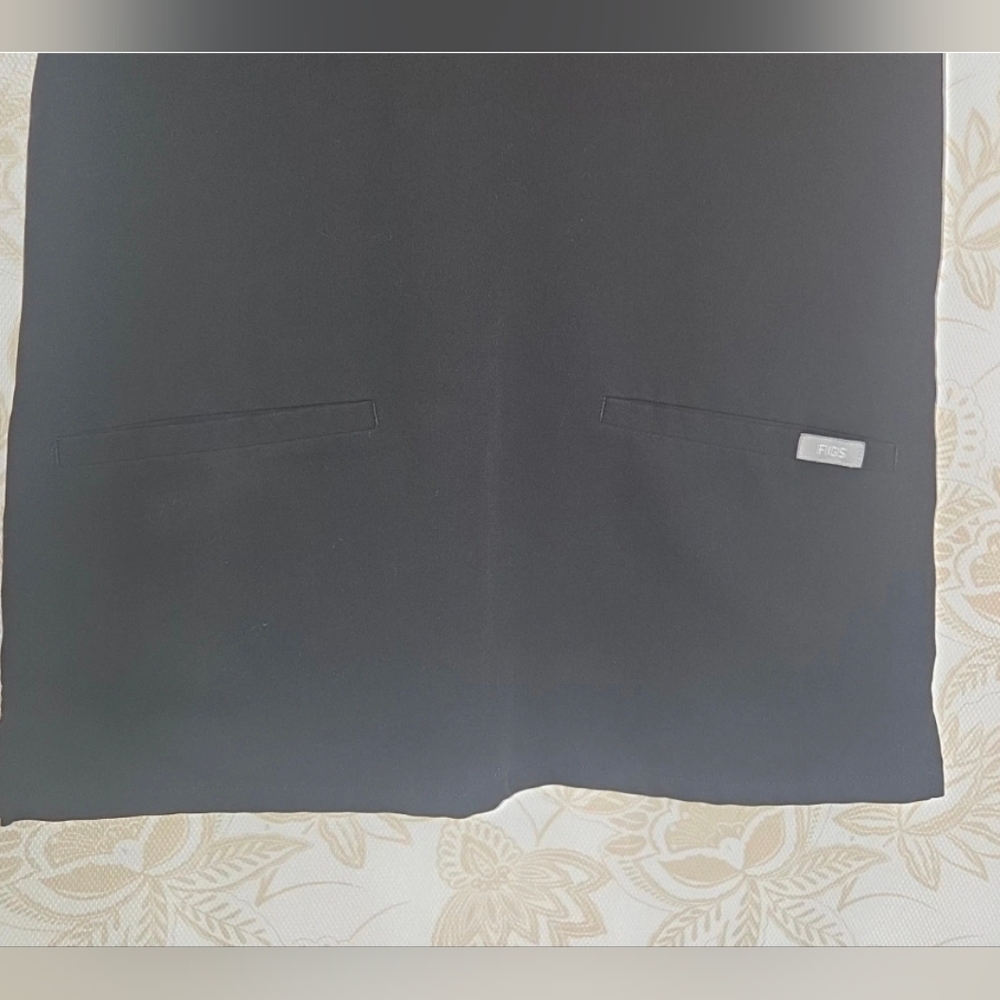 FIGS CASMA THREE POCKET BLACK SCRUB TOP XXS EUC MEDICAL NURSE DENTAL DOCTOR EUC - Picture 8 of 8
